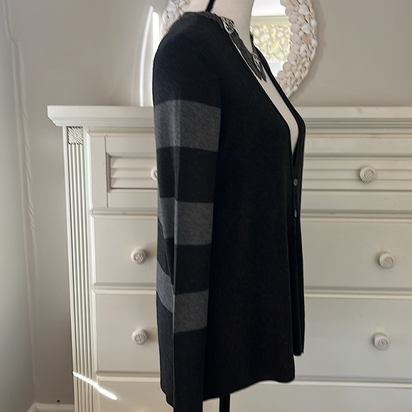 Eileen Fisher Cardigan Gray Stripes V Neck Excellent Used Condition Size Medium - Picture 2 of 6